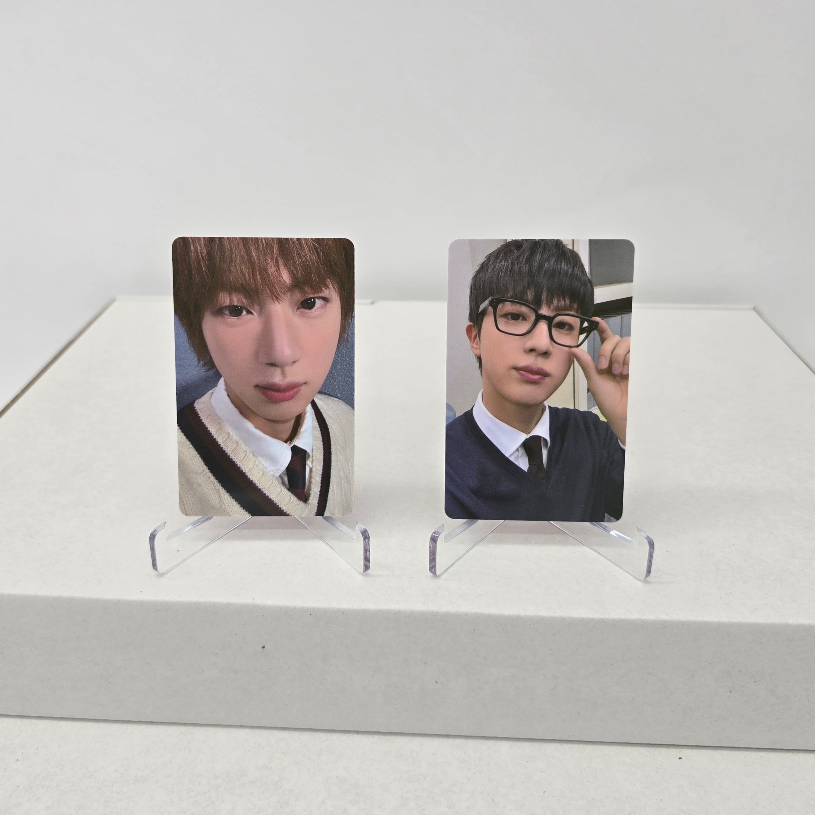 JIN (BTS) - HAPPY - WEVERSE POB PHOTOCARD (RED BACKSIDE) – TOKKI-SHOP