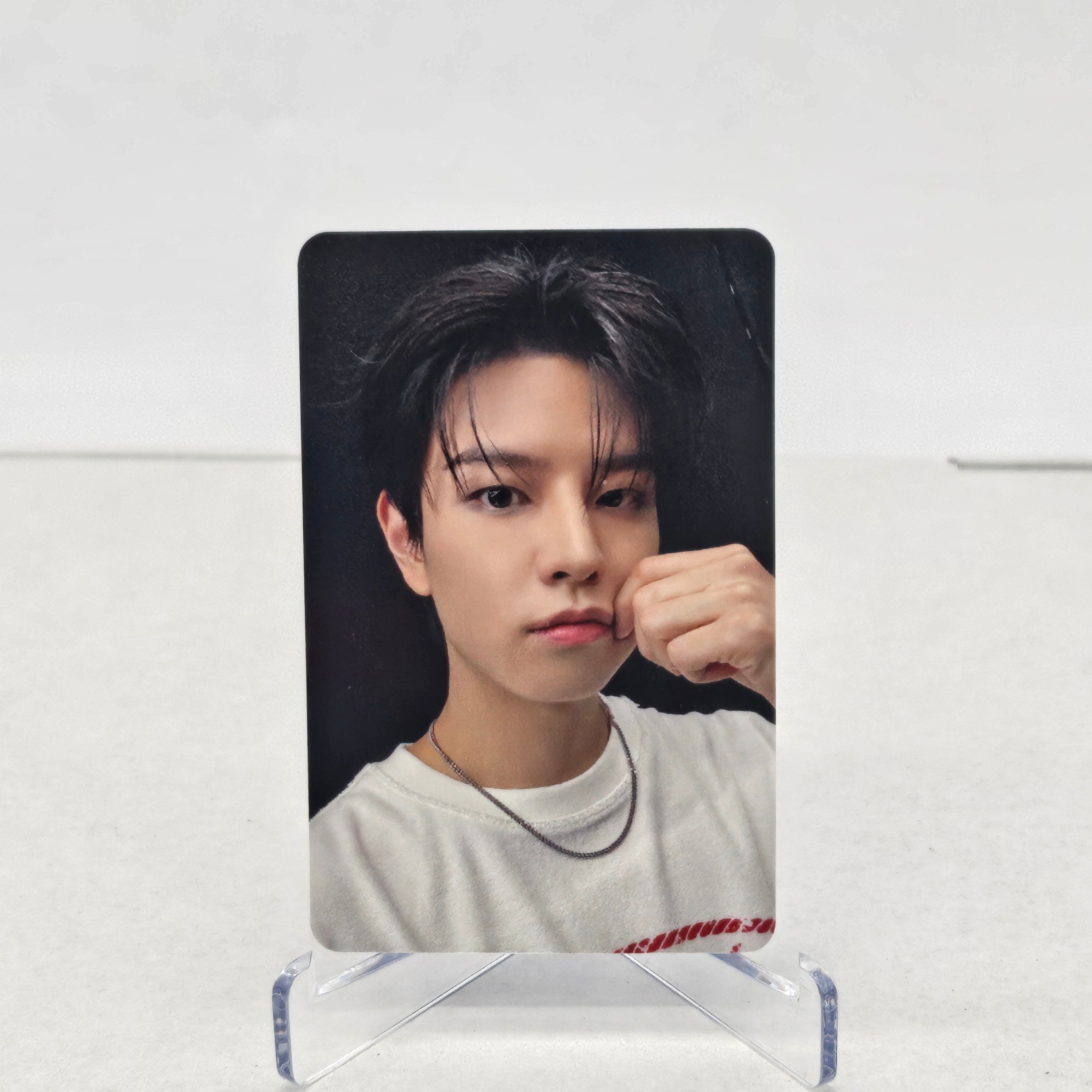 STRAY KIDS - KARMA - APPLEMUSIC POB PHOTOCARD