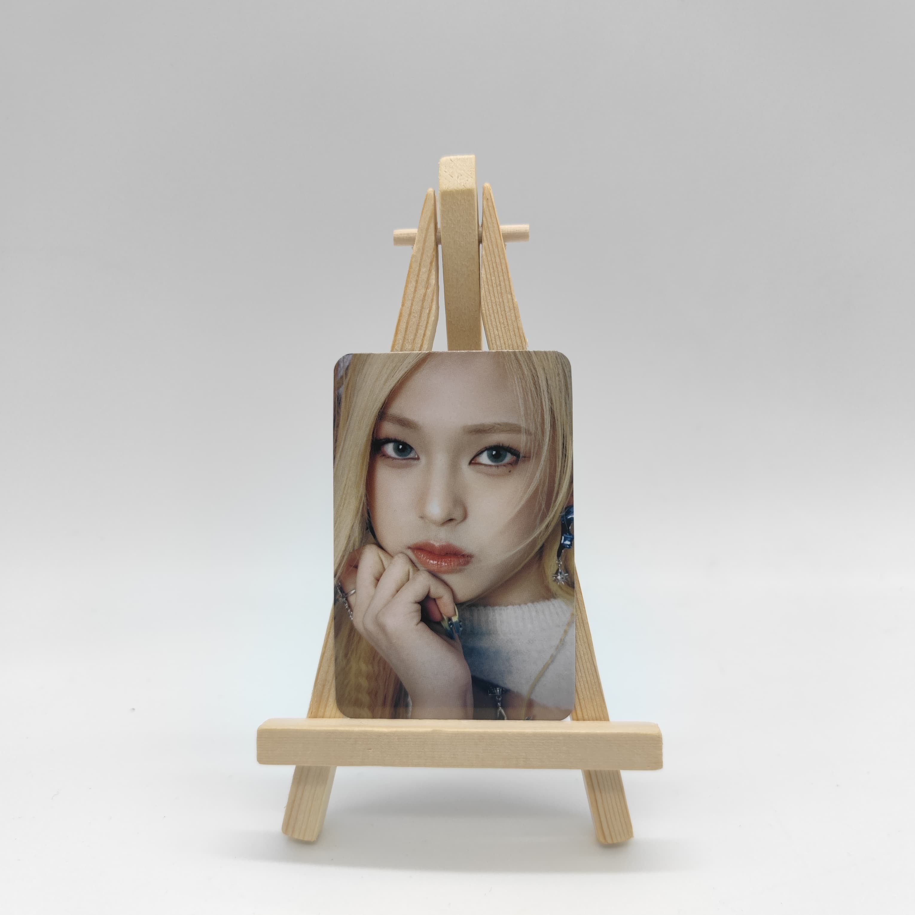 BABYMONSTER - BABYMONS7ER (PHOTOBOOK VER.) - APPLE MUSIC POB PHOTOCARD