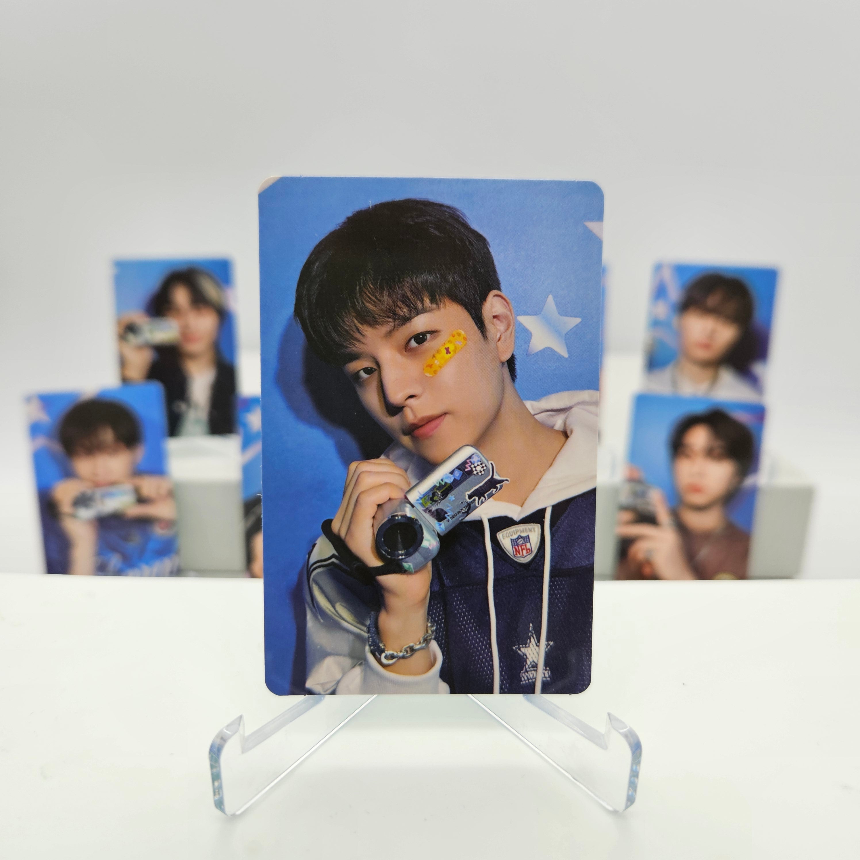 STRAY KIDS - 2025 SEASONS GREETINGS - APPLE MUSIC POB PHOTOCARD