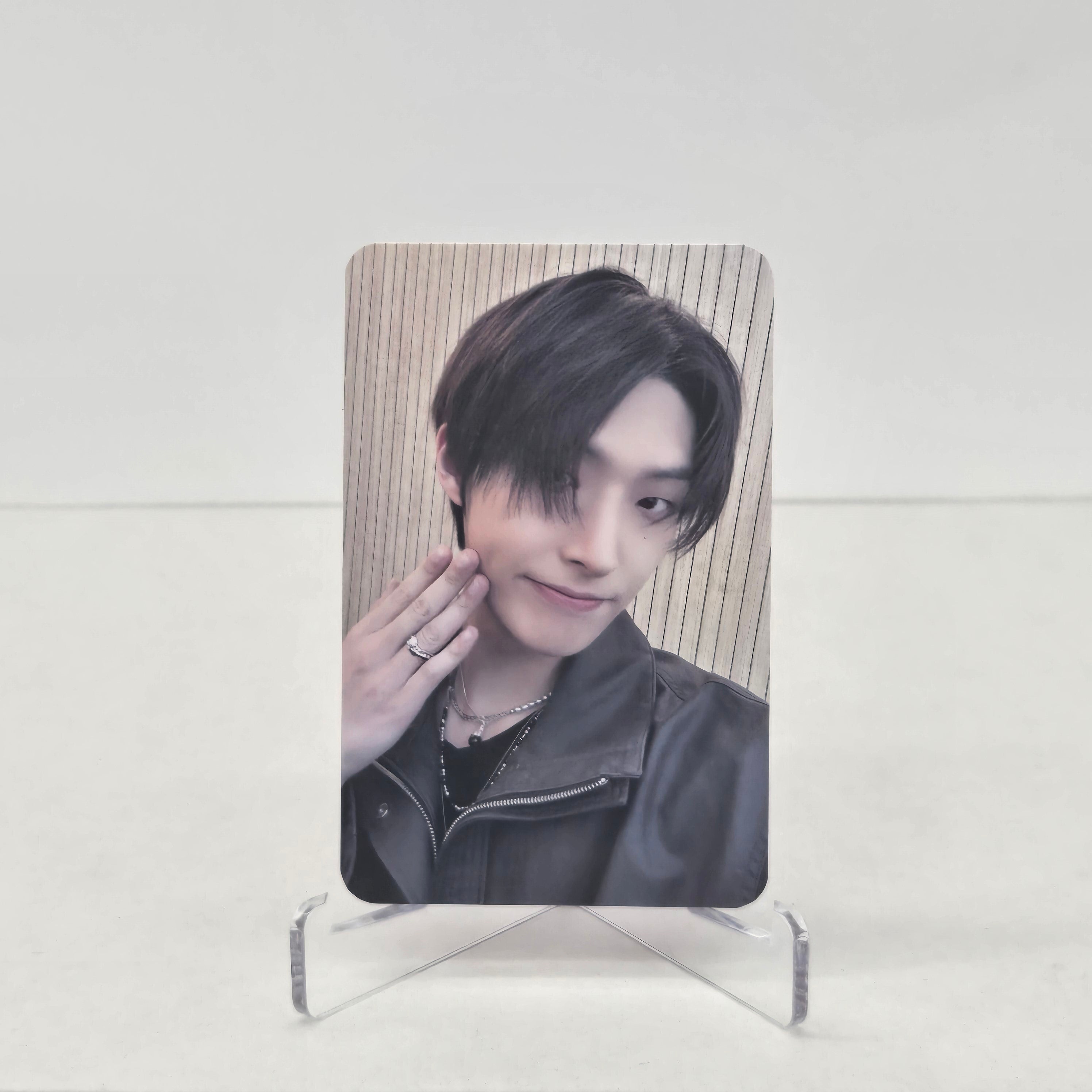 ATEEZ - GOLDEN HOUR : PART.2 - fanplee PHOTOCARD (RED BACKSIDE)