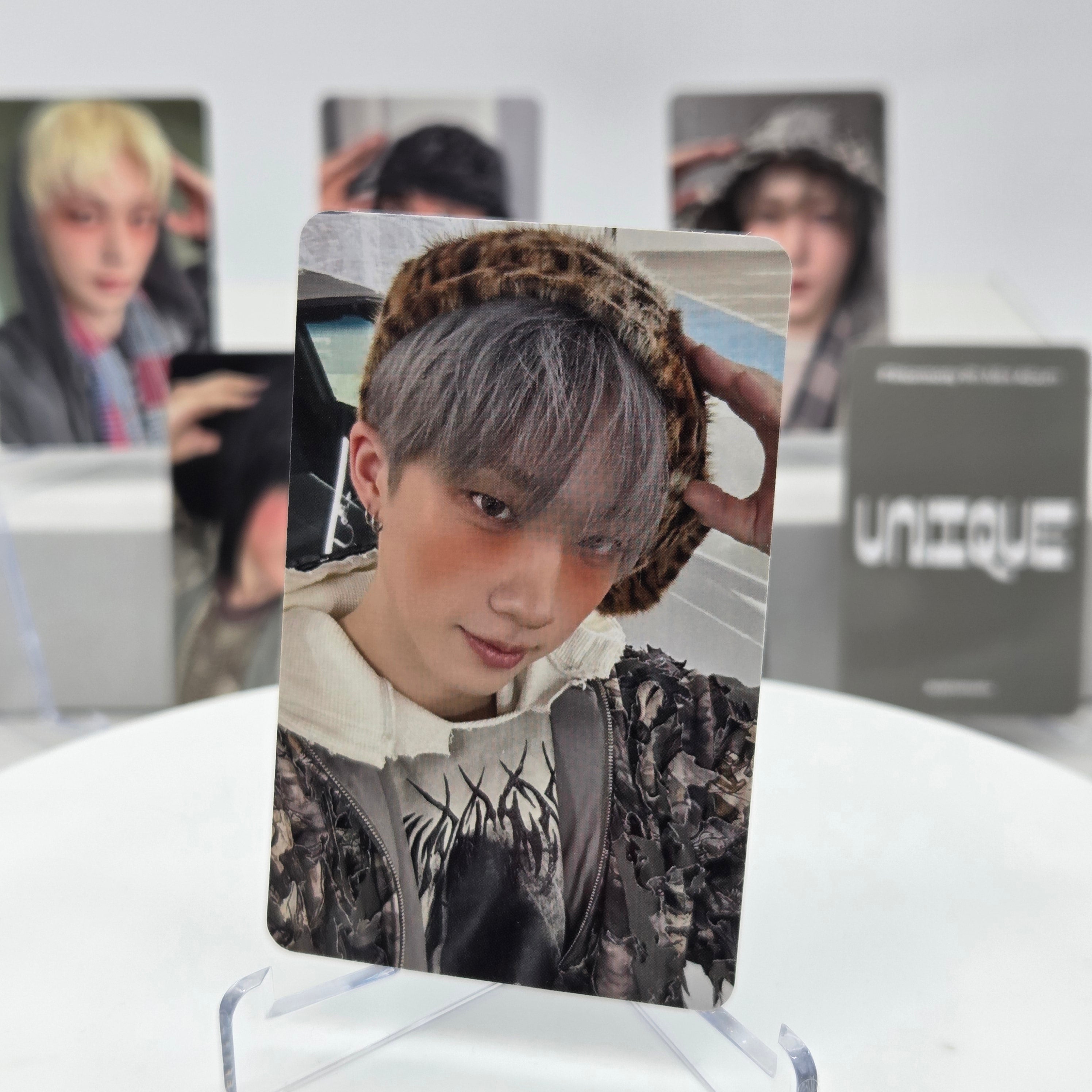 P1HARMONY - UNIQUE - APPLEMUSIC POB PHOTOCARD (PHOTOBOOK VER.)