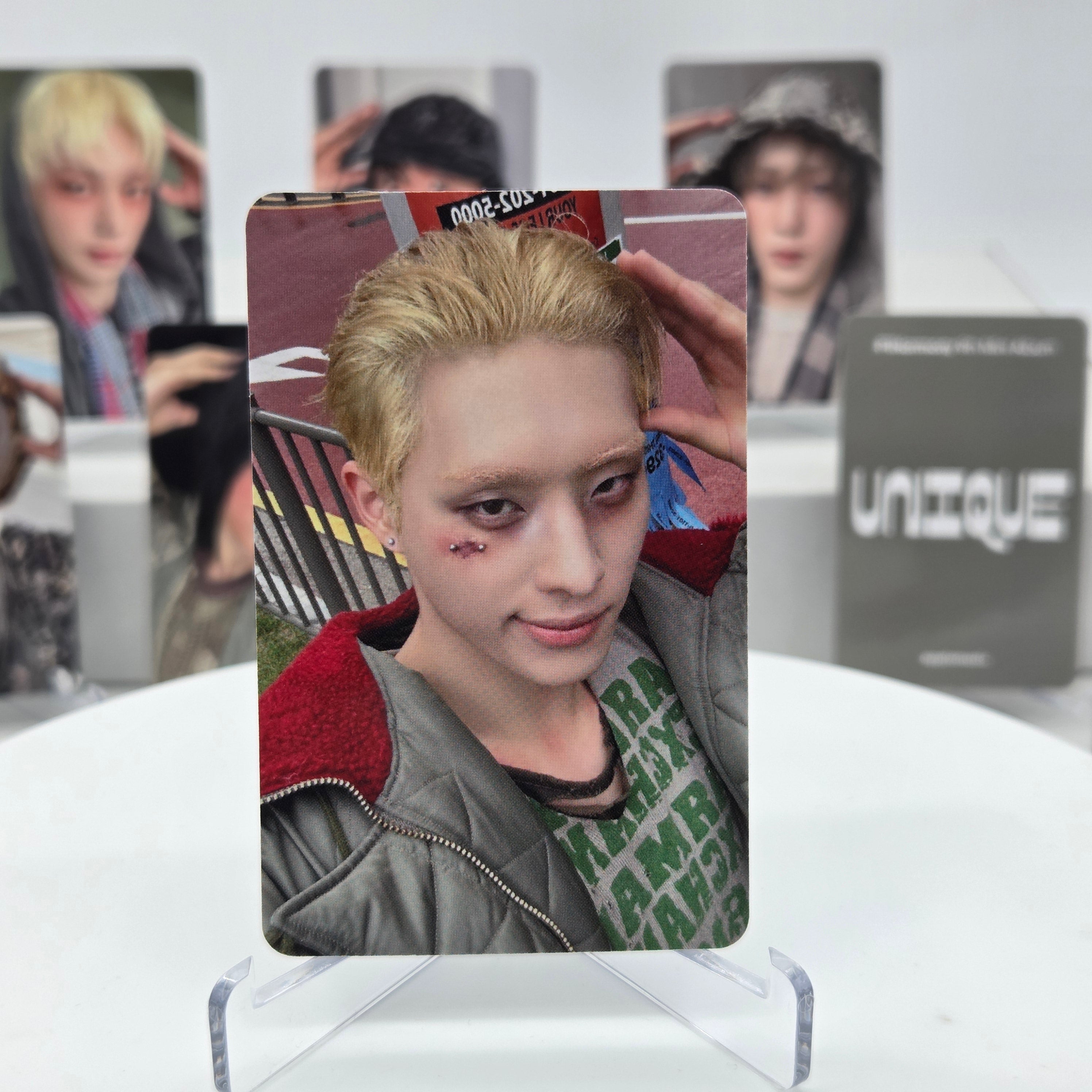 P1HARMONY - UNIQUE - APPLEMUSIC POB PHOTOCARD (PHOTOBOOK VER.)