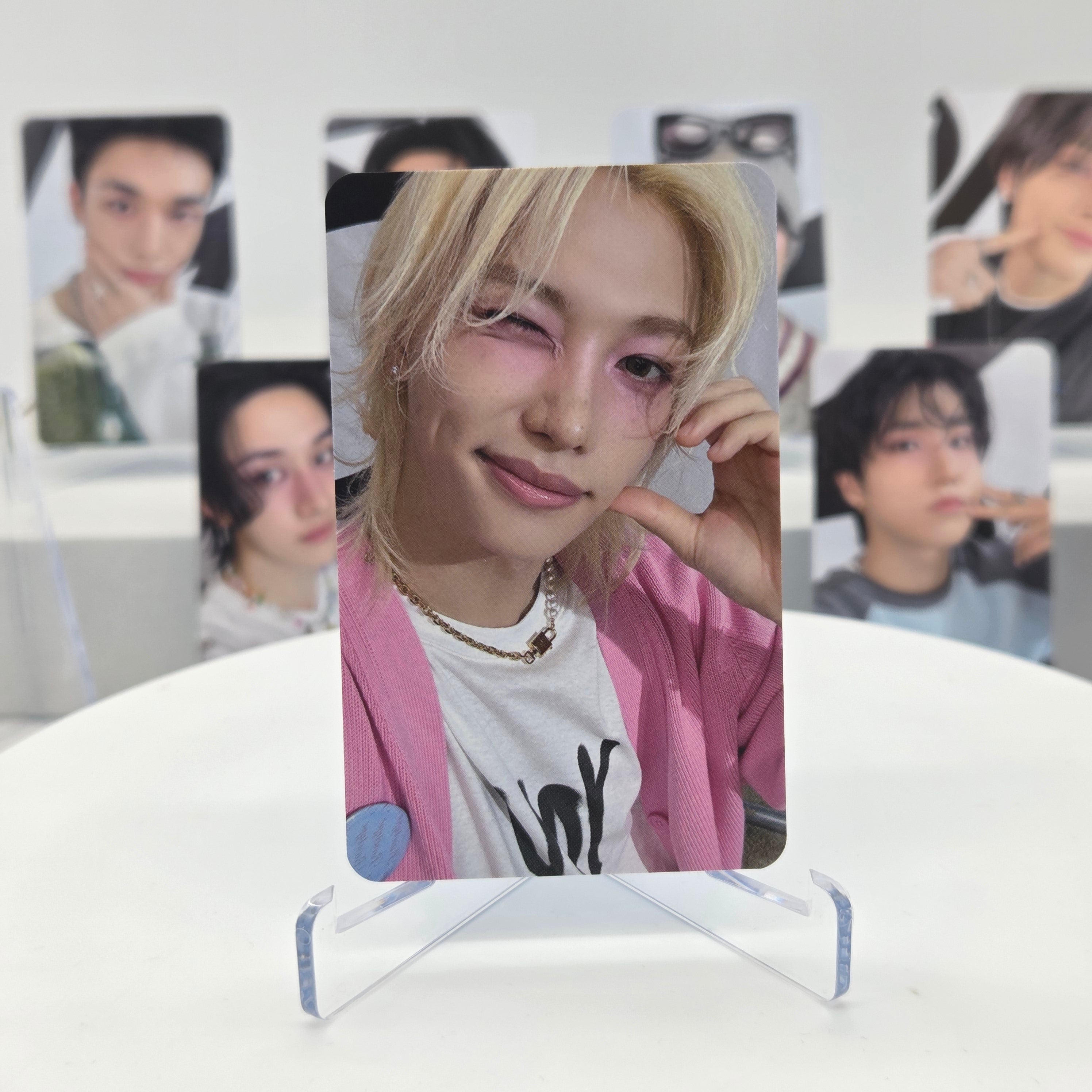 STRAY KIDS - DOMINATE : CELEBRATE - OFFICIAL MD POB PHOTOCARD