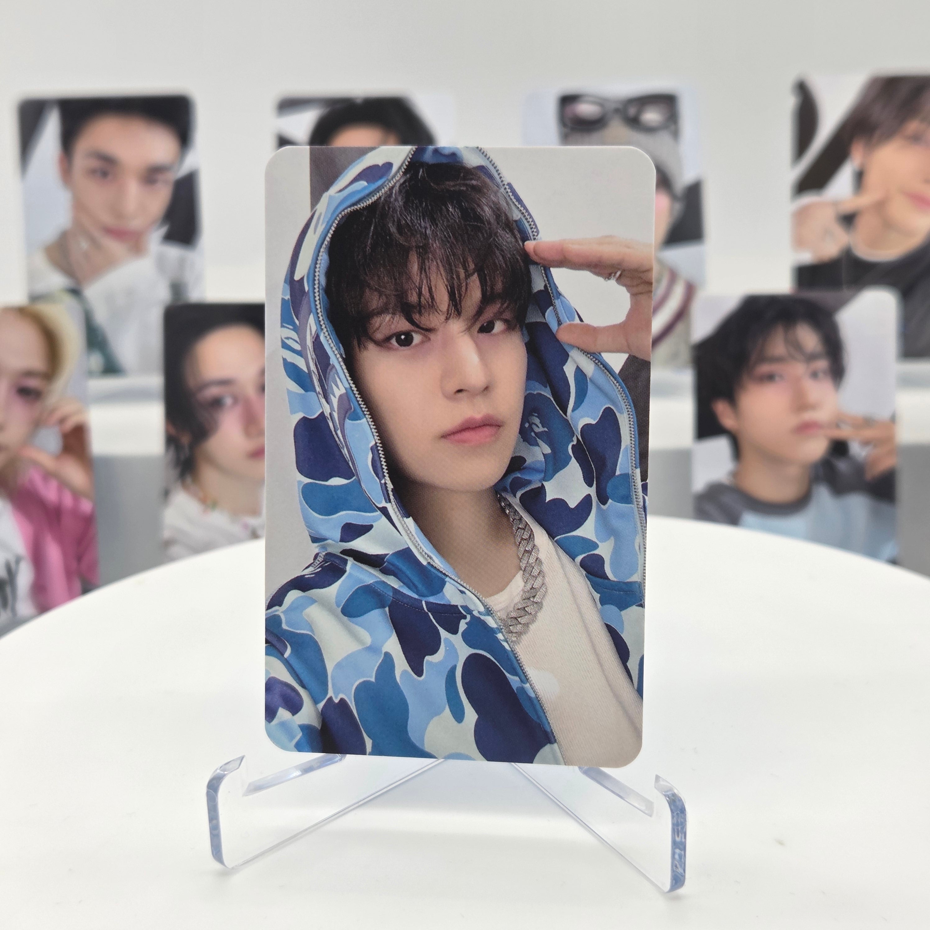 STRAY KIDS - DOMINATE : CELEBRATE - OFFICIAL MD POB PHOTOCARD