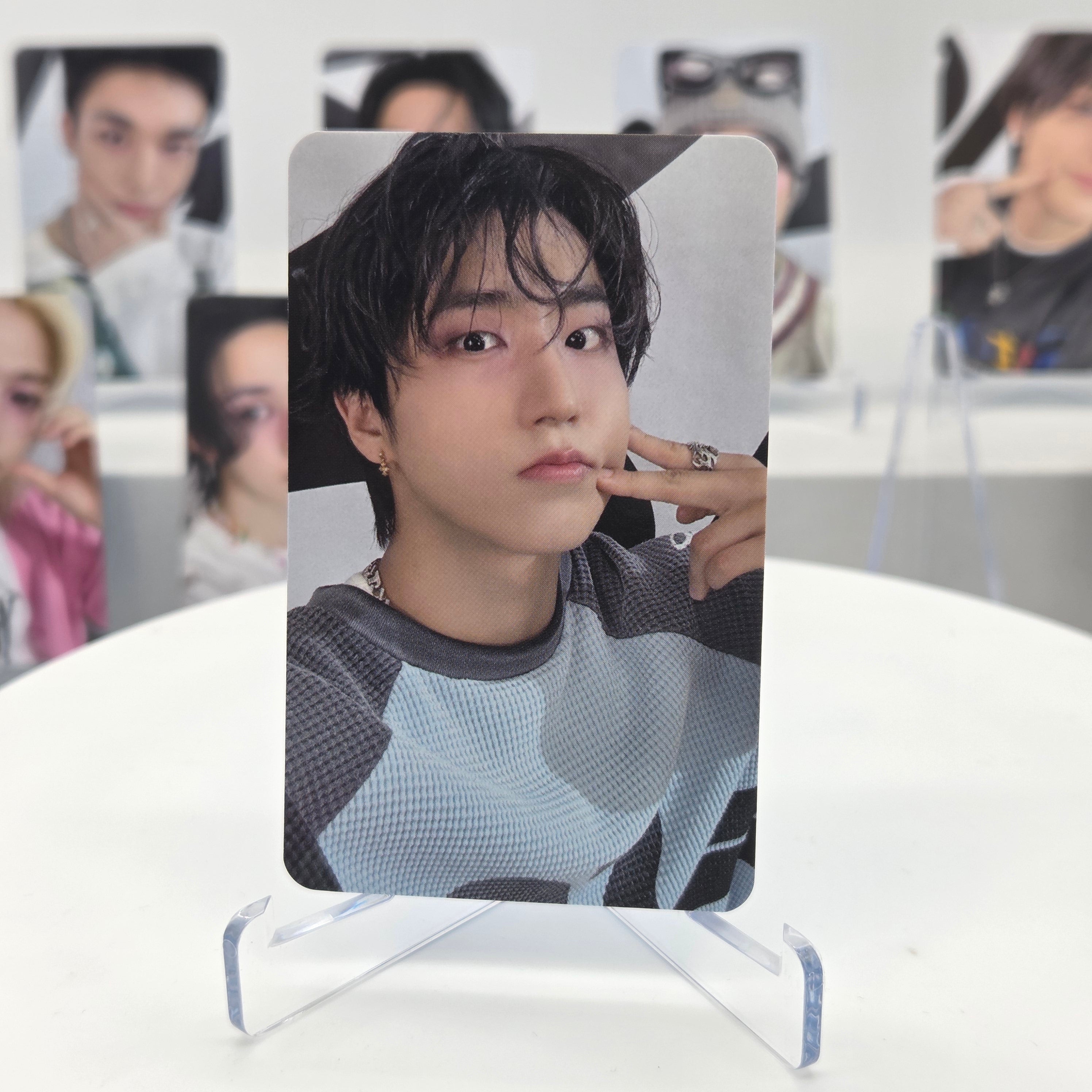 STRAY KIDS - DOMINATE : CELEBRATE - OFFICIAL MD POB PHOTOCARD