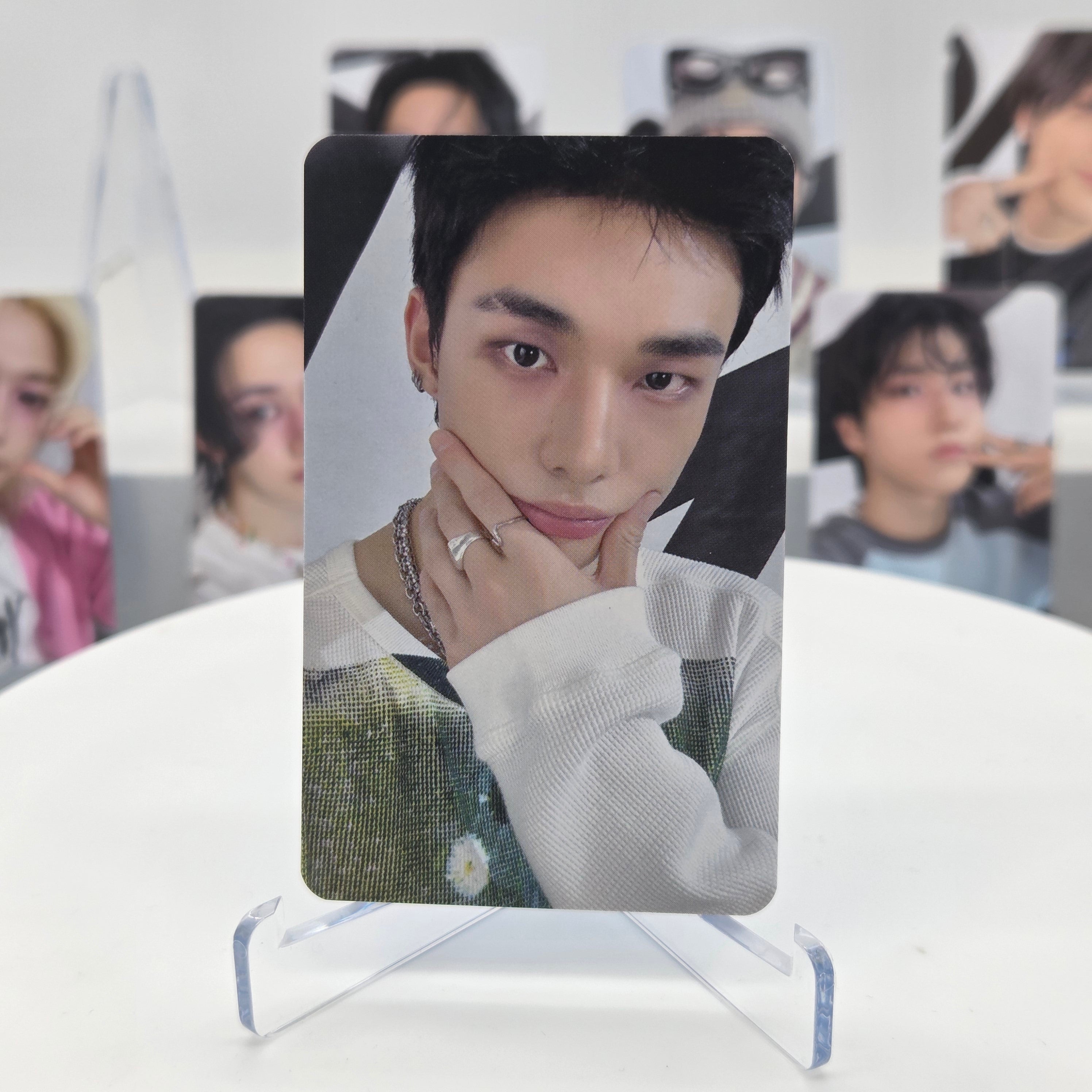 STRAY KIDS - DOMINATE : CELEBRATE - OFFICIAL MD POB PHOTOCARD
