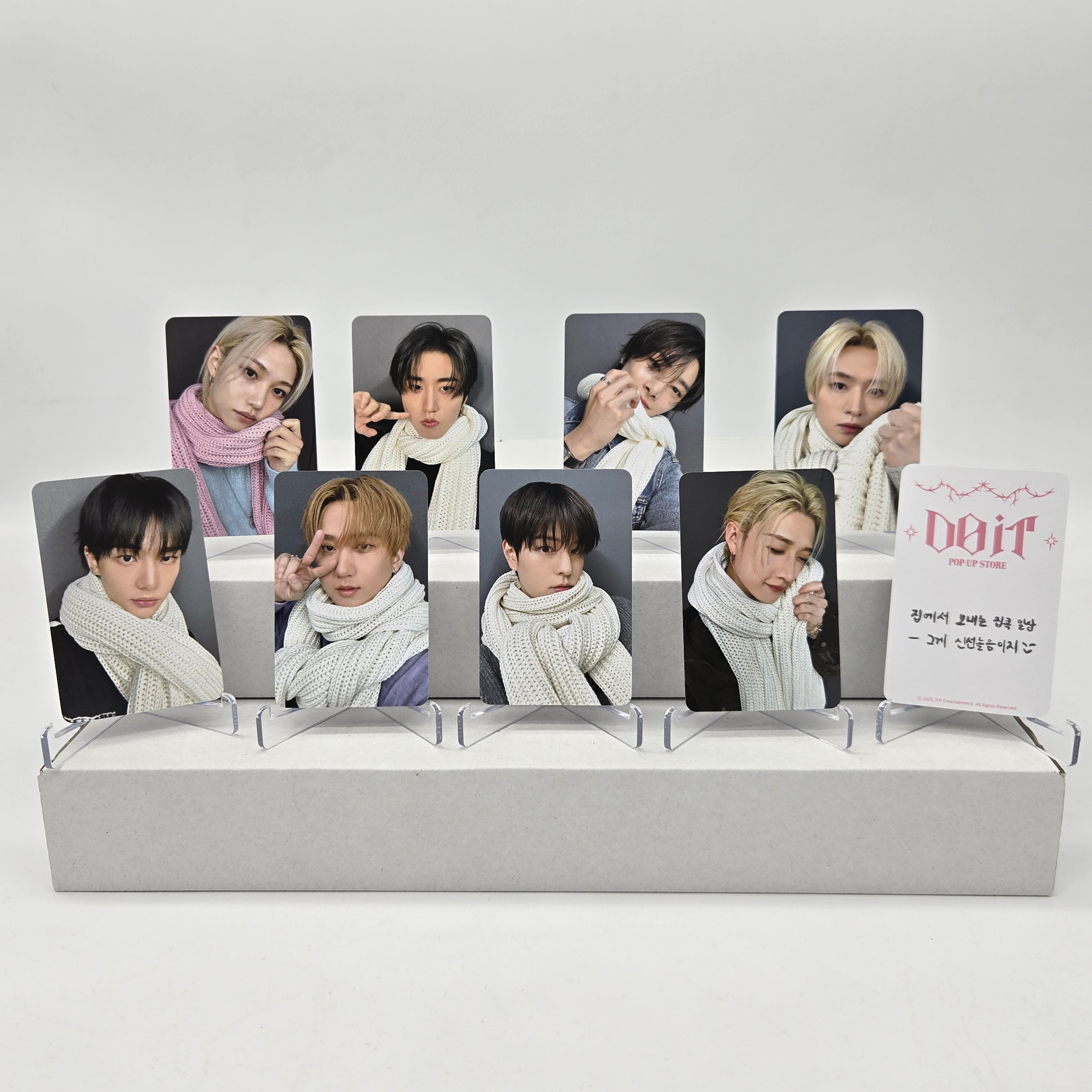 STRAY KIDS - DO IT POP-UP OFFICIAL MD - (SCARF VER.) - POB PHOTOCARD