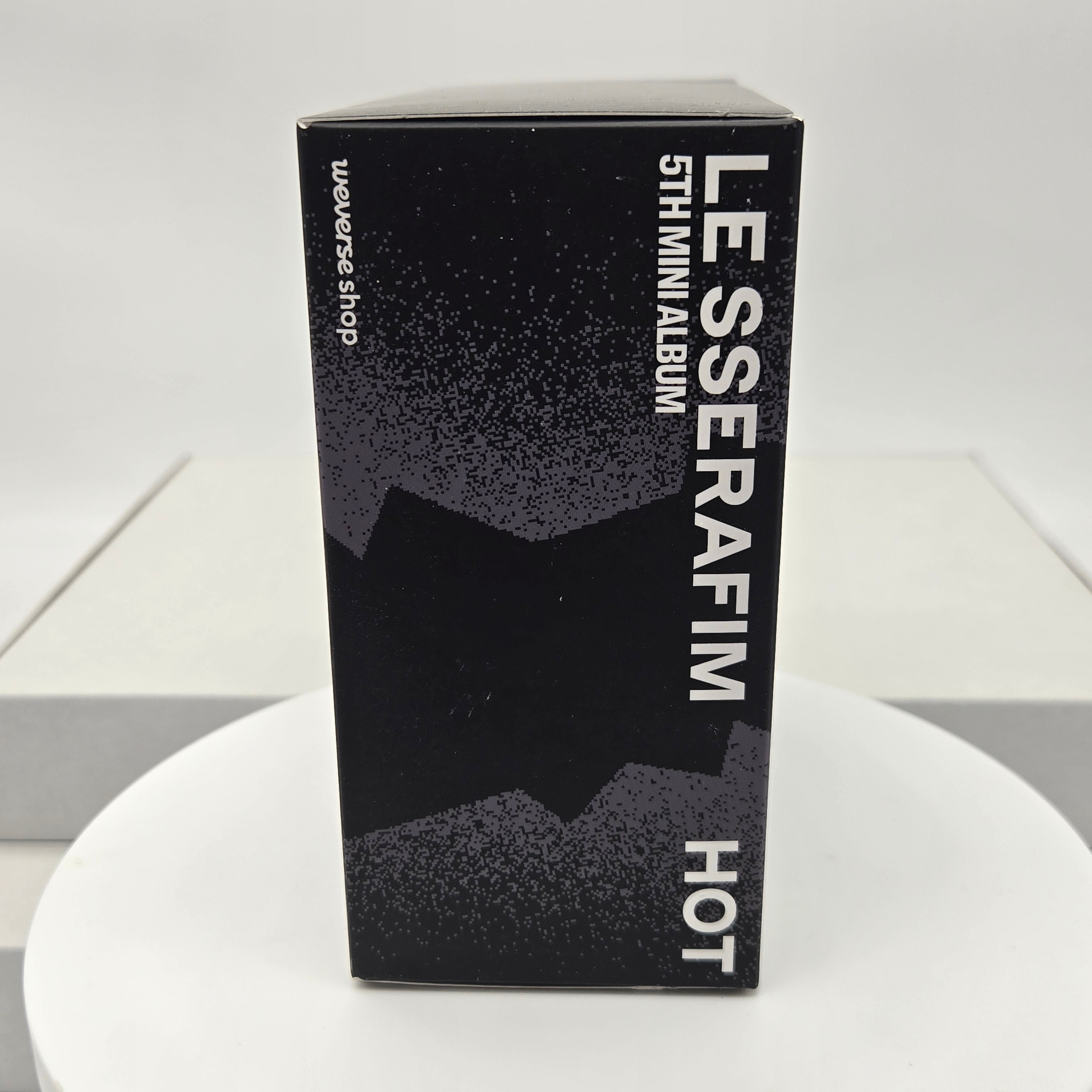 LE SSERAFIM - HOT - COMPACT SET OUTER BOX