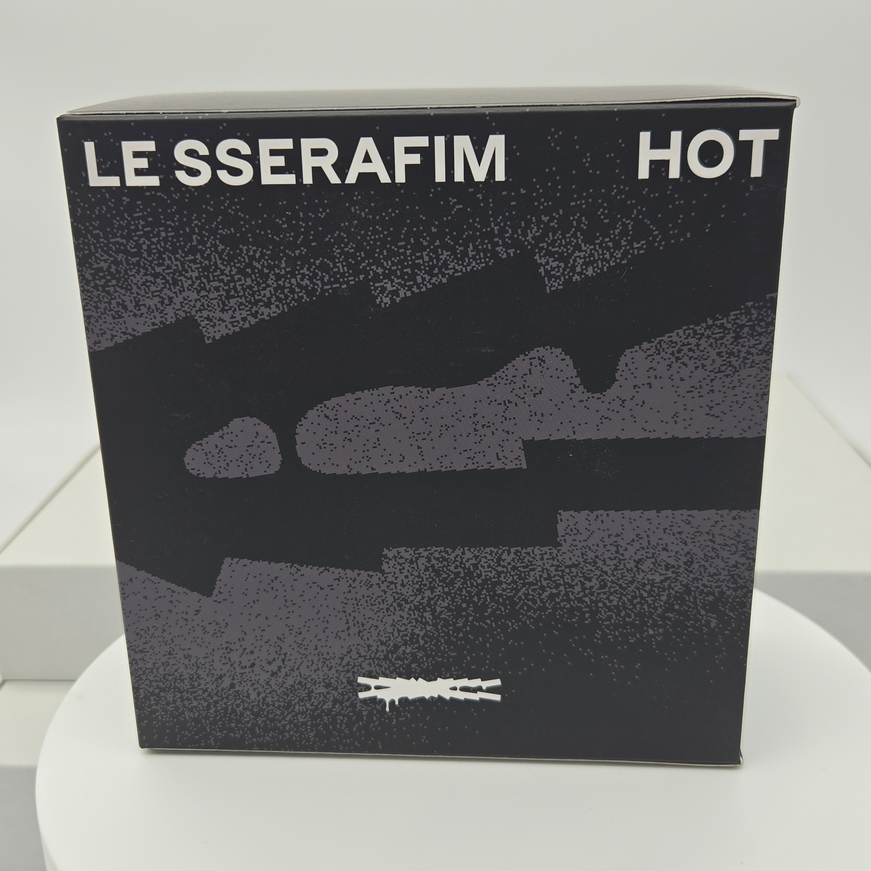 LE SSERAFIM - HOT - COMPACT SET OUTER BOX