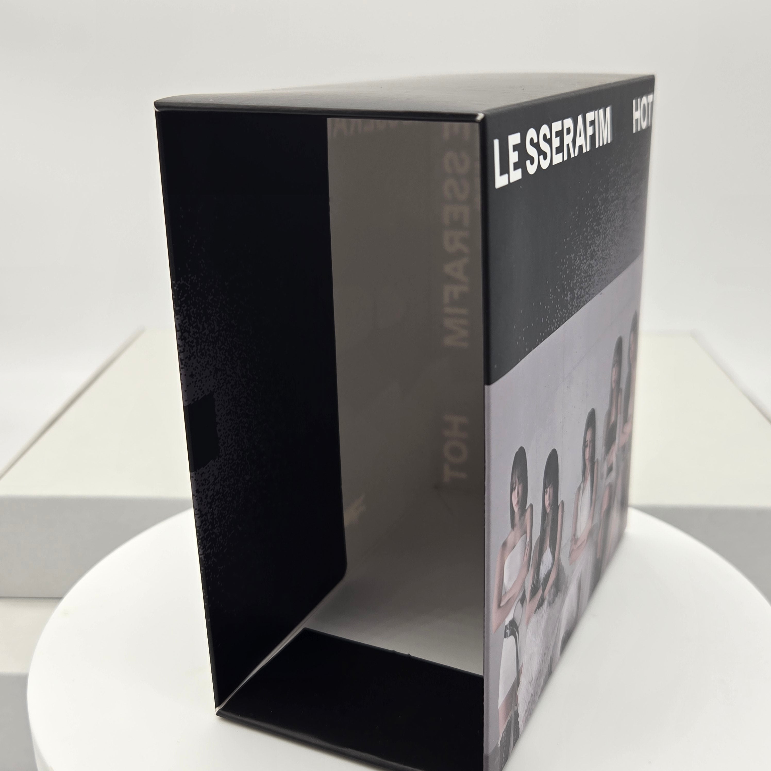 LE SSERAFIM - HOT - COMPACT SET OUTER BOX