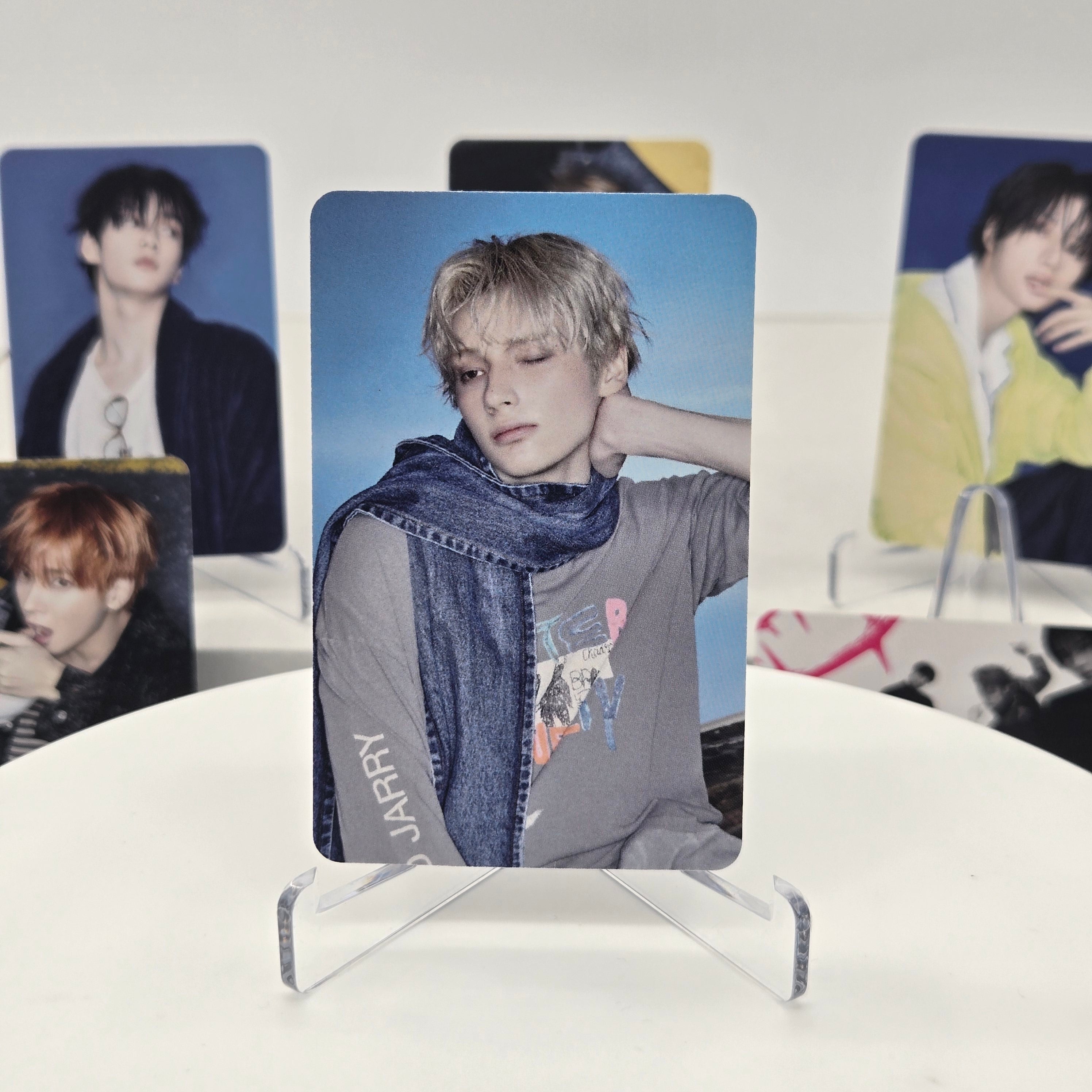 TOMORROW X TOGETHER (TXT) - 7TH YEAR : A MOMENT OF STILLNESS IN THE THORNS - APPLEMUSIC POB PHOTOCARD (THORN VER.)
