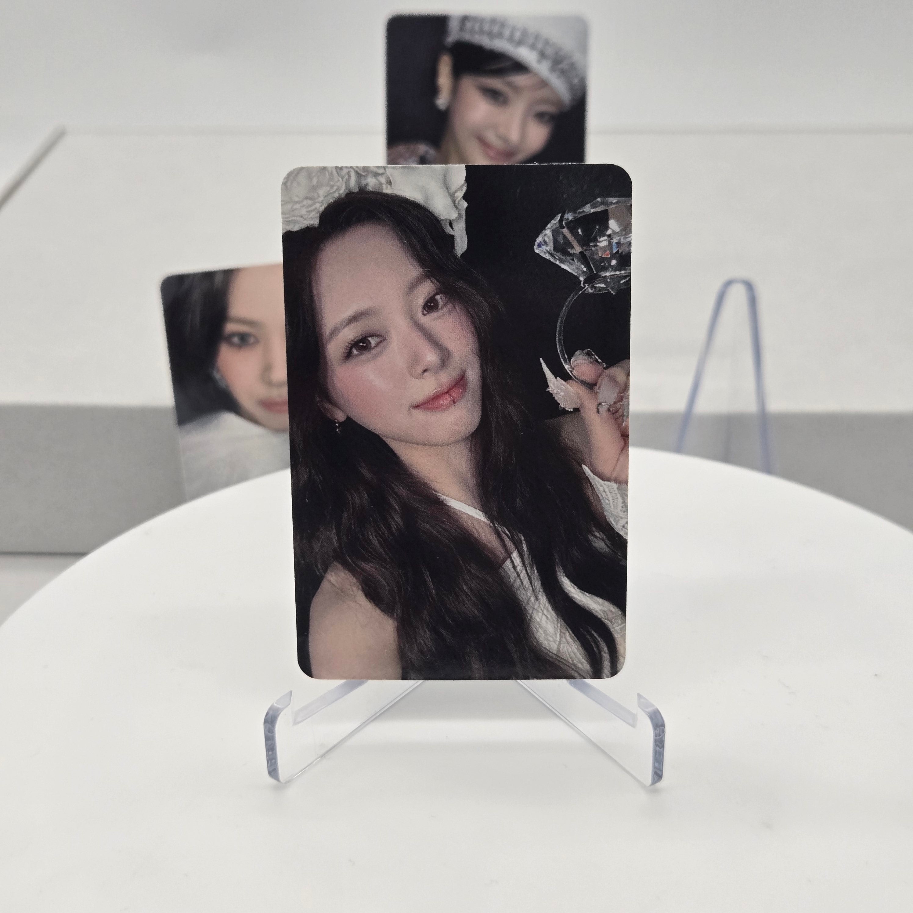ITZY - [MOTTO] -  APPLE MUSIC POB PHOTOCARD (SELFIE VER.)