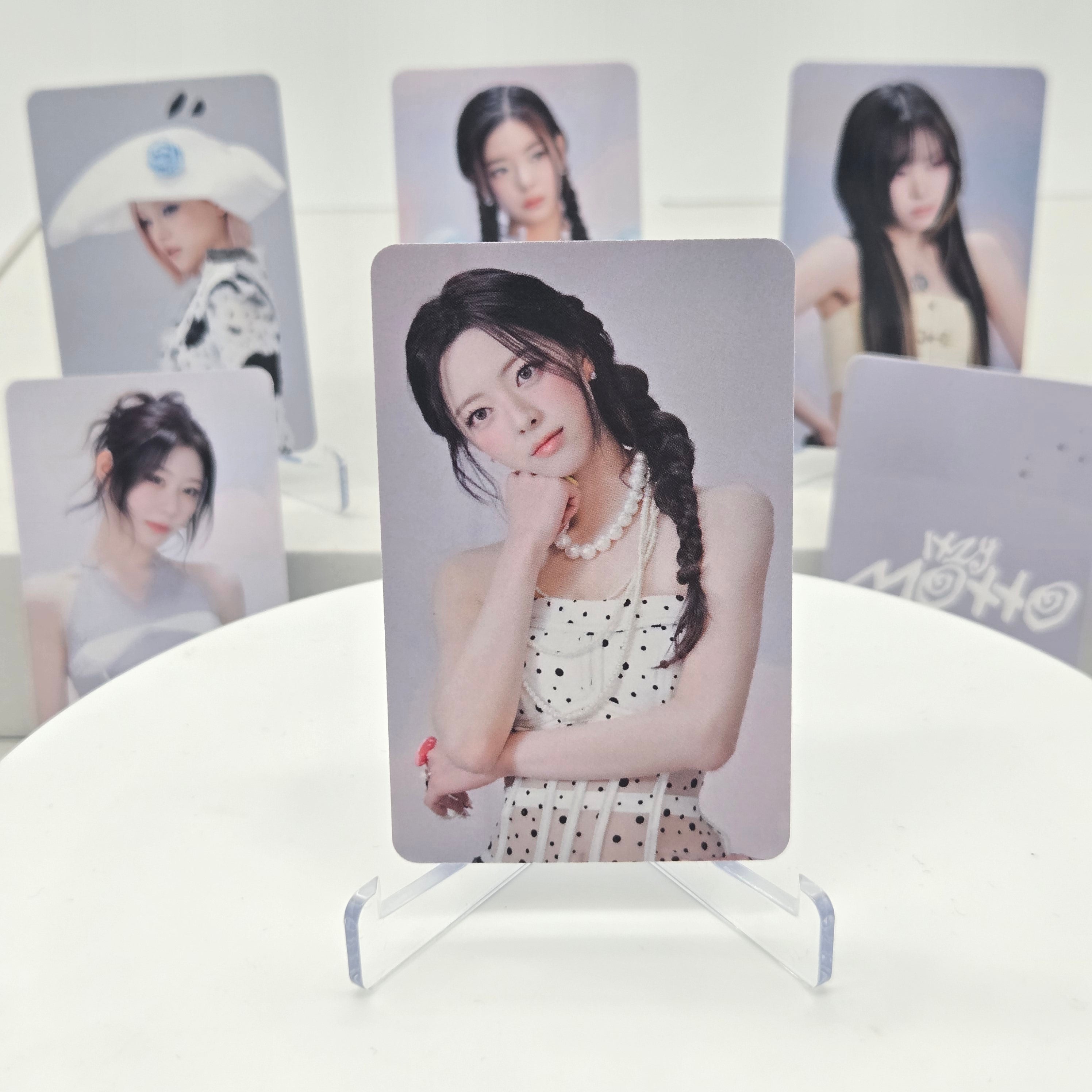 ITZY - [MOTTO] -  APPLE MUSIC POB PHOTOCARD (MAKING-OF-CONCEPT VER.)