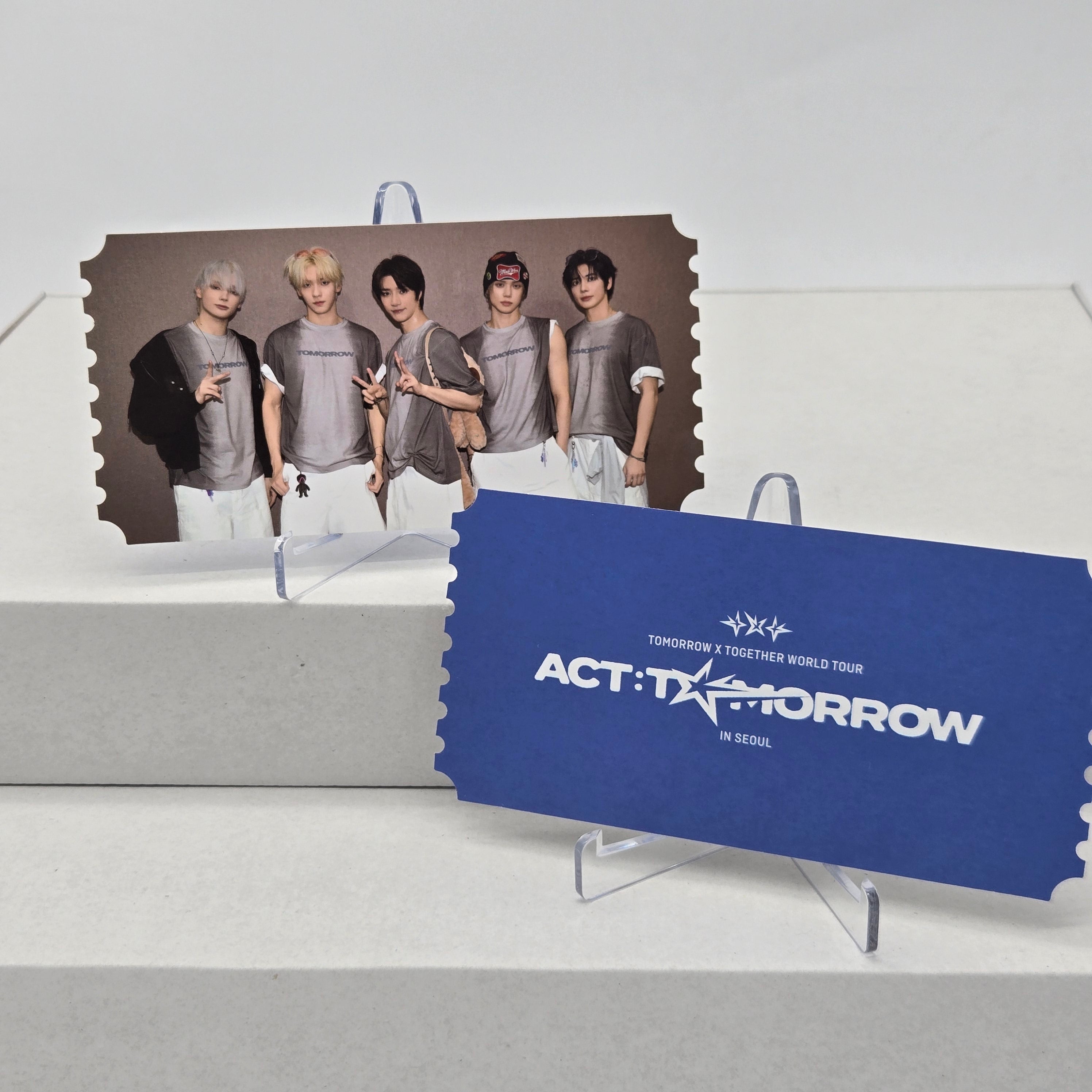 TOMORROW X TOGETHER (TXT) - WORLD TOUR [ACT : TOMORROW] IN SEOUL - POB GROUP PHOTO TICKET