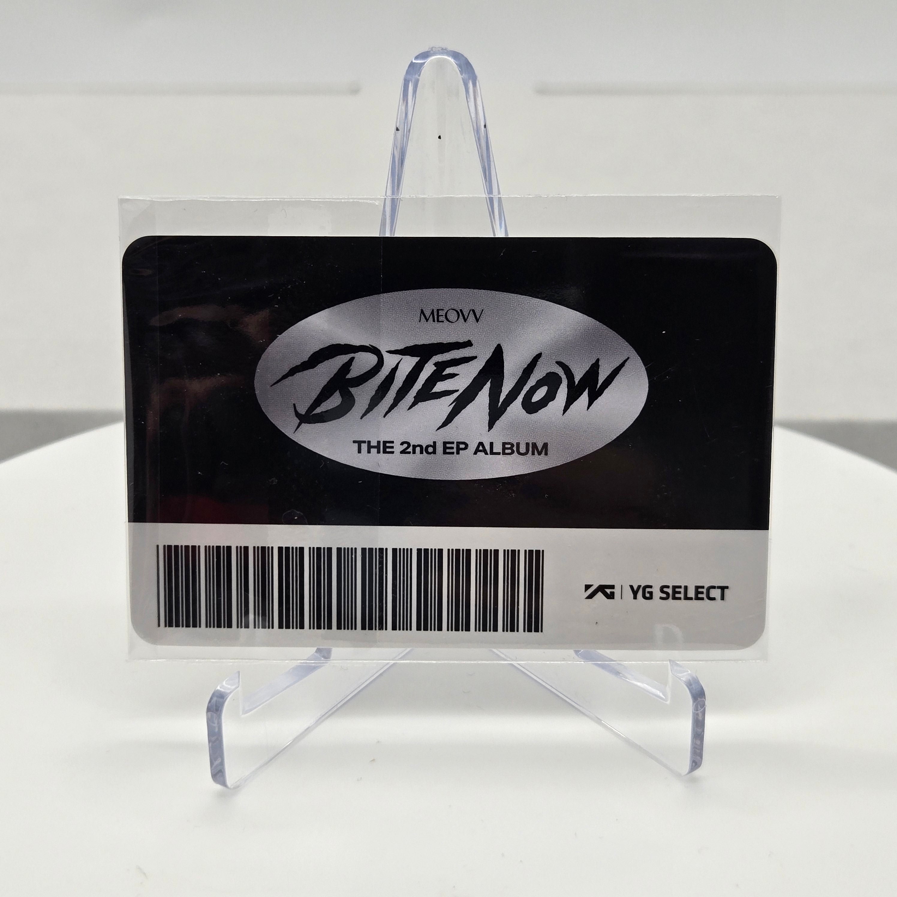 MEOVV - THE 2nd EP ALBUM [BITE NOW] - YG SELECT POB GROUP PHOTOCARD (KITTY PLUSH VER.)