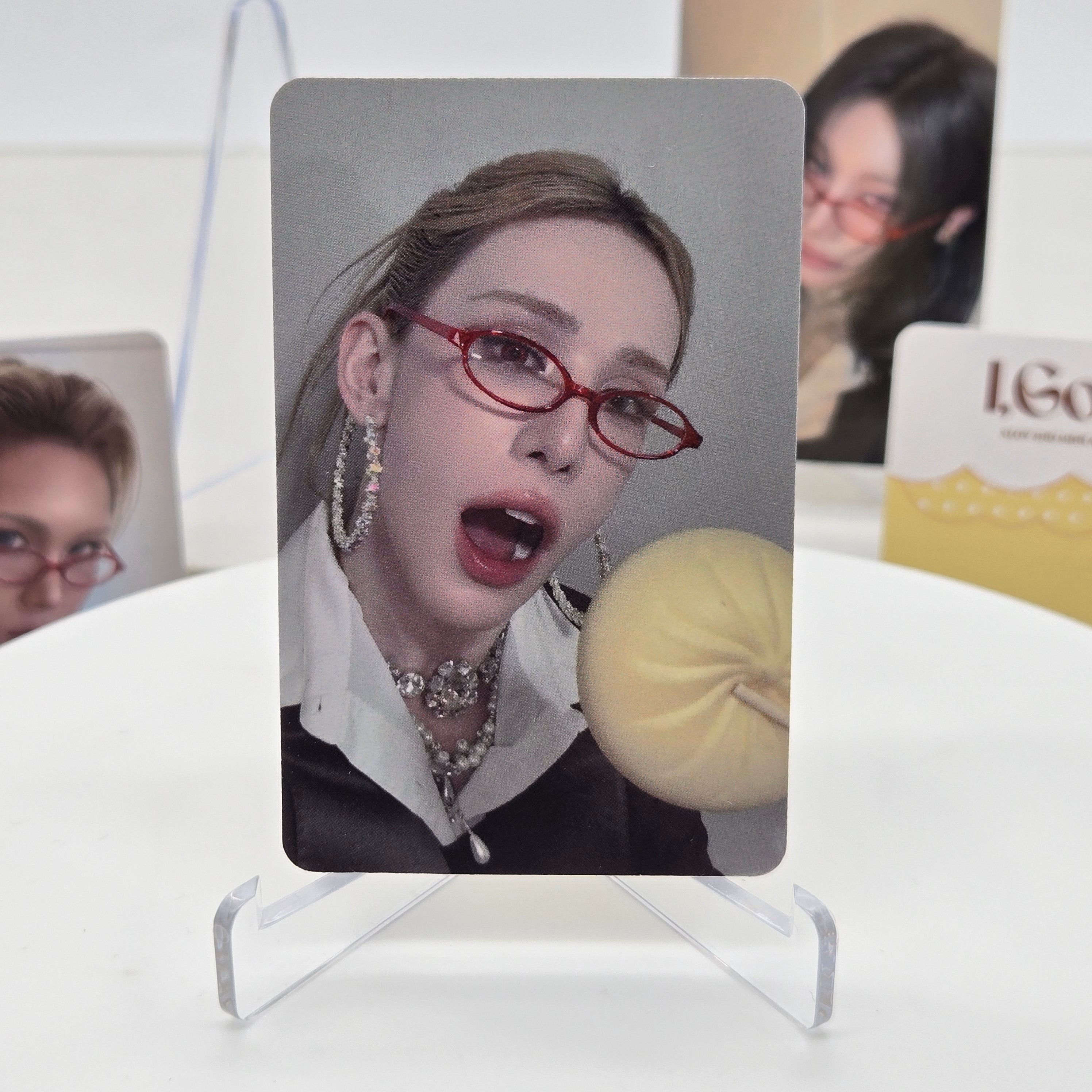 XLOV - 2ND MINI ALBUM [I,GOD] - APPLEMUSIC POB PHOTOCARD (YUM DUMPLING VER.)
