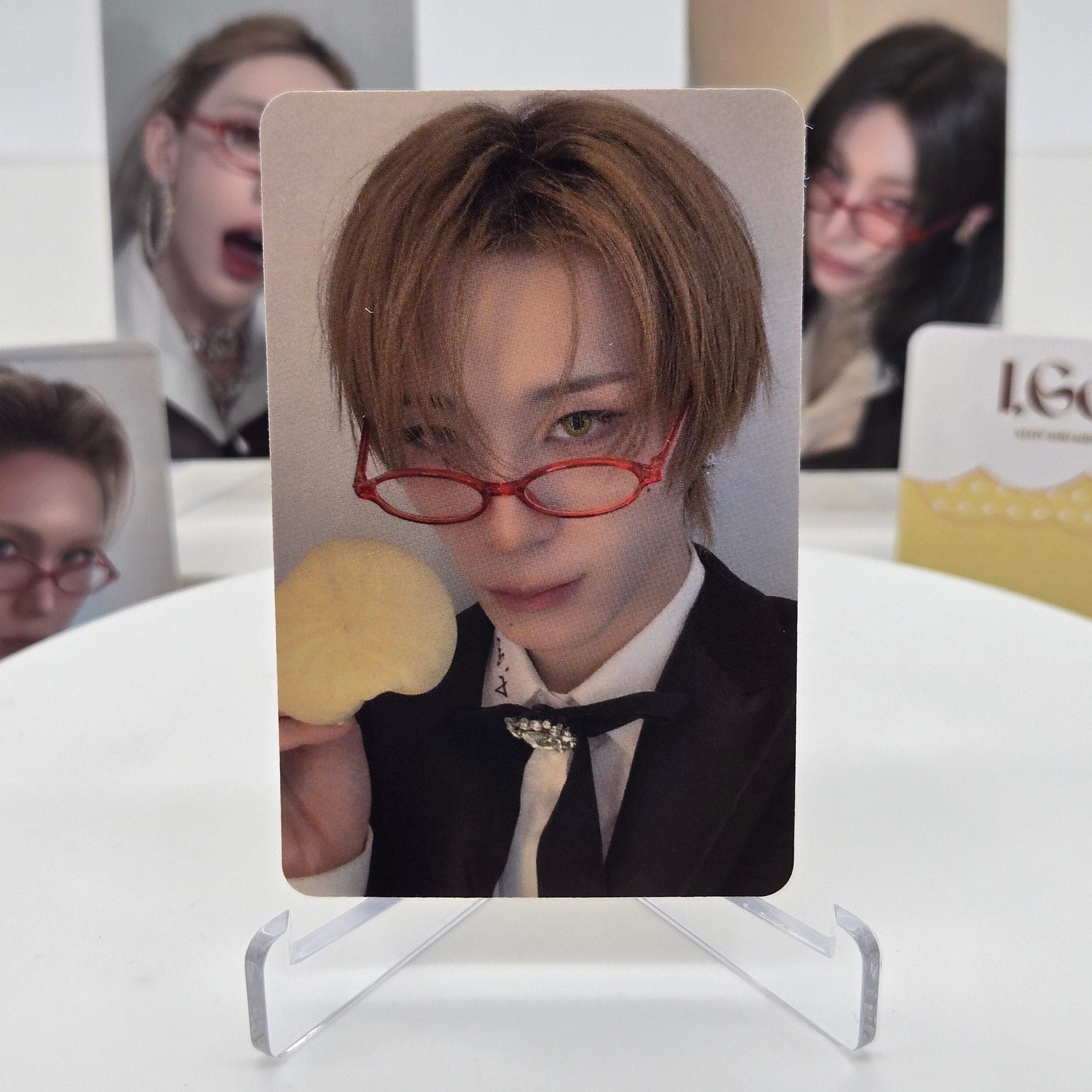 XLOV - 2ND MINI ALBUM [I,GOD] - APPLEMUSIC POB PHOTOCARD (YUM DUMPLING VER.)
