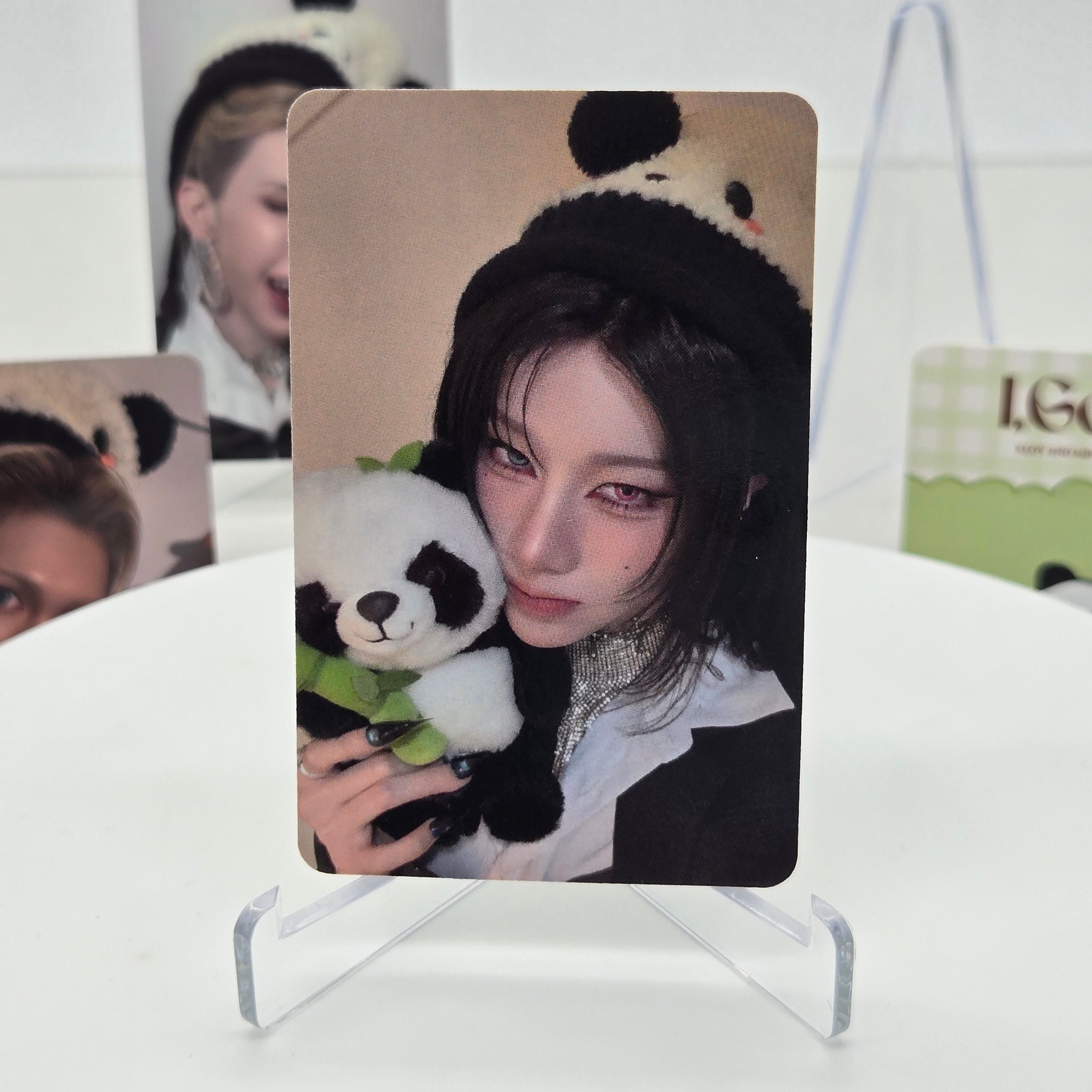 XLOV - 2ND MINI ALBUM [I,GOD] - APPLEMUSIC POB PHOTOCARD (LOVE BAO VER.)