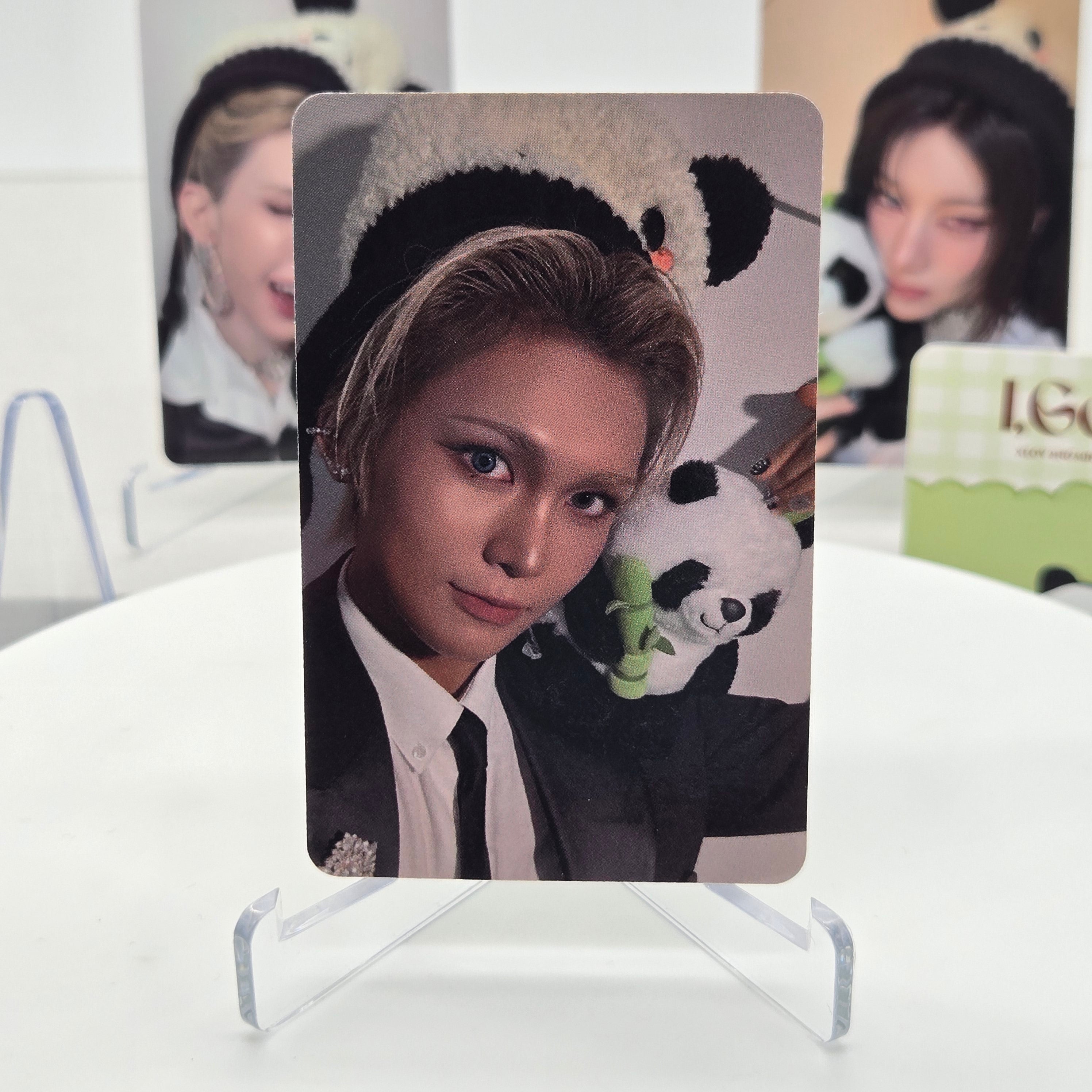 XLOV - 2ND MINI ALBUM [I,GOD] - APPLEMUSIC POB PHOTOCARD (LOVE BAO VER.)