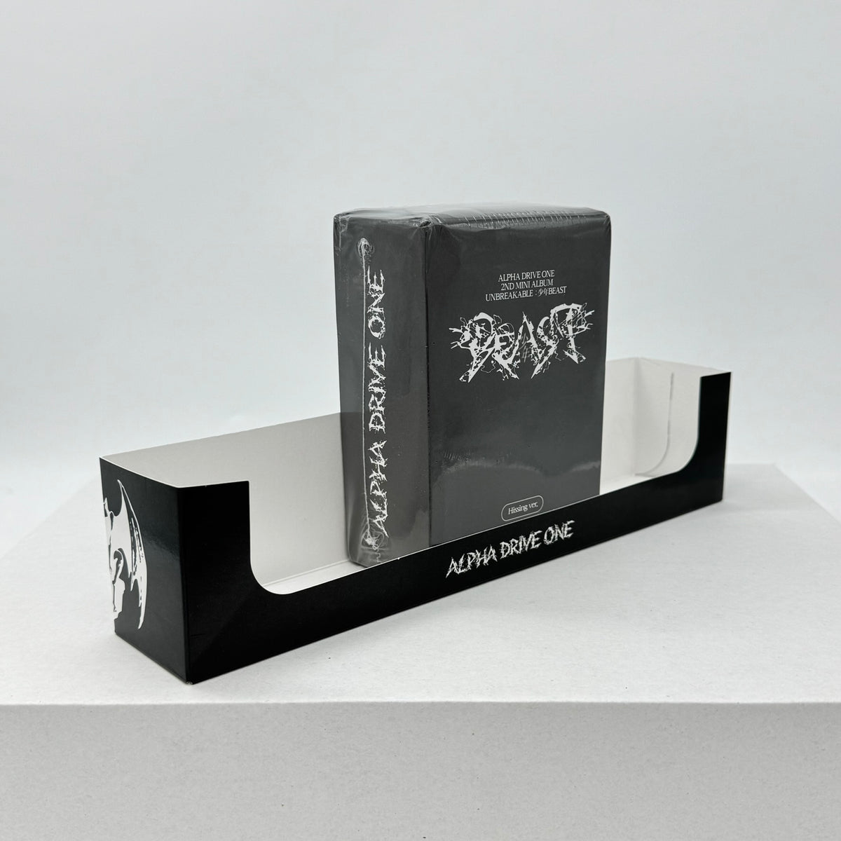 ALPHA DRIVE ONE - UNBREAKABLE : 少年BEAST (HISSING VER.) - POB SET BUNDLE BOX