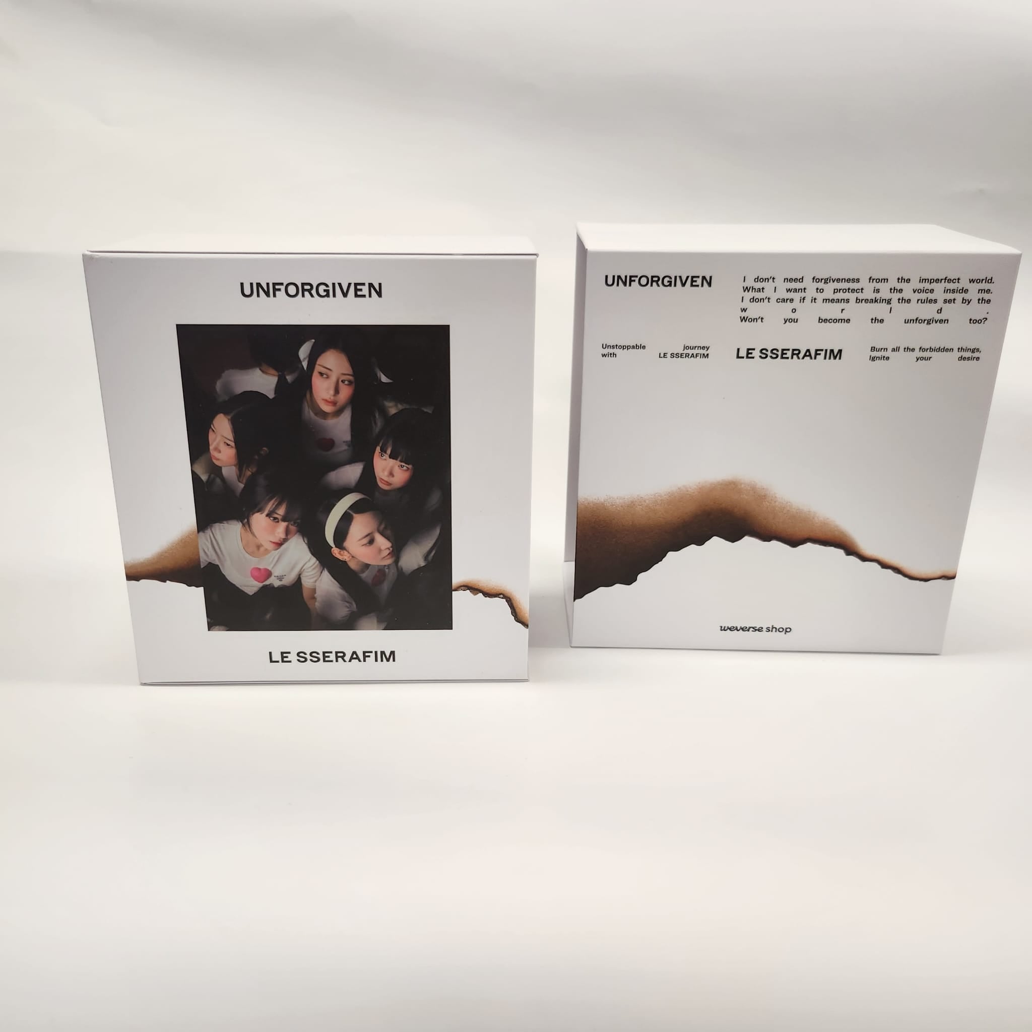 LE SSERAFIM - UNFORGIVEN - WEVERSE GIFT SET BOX (COMPACT VERSION)