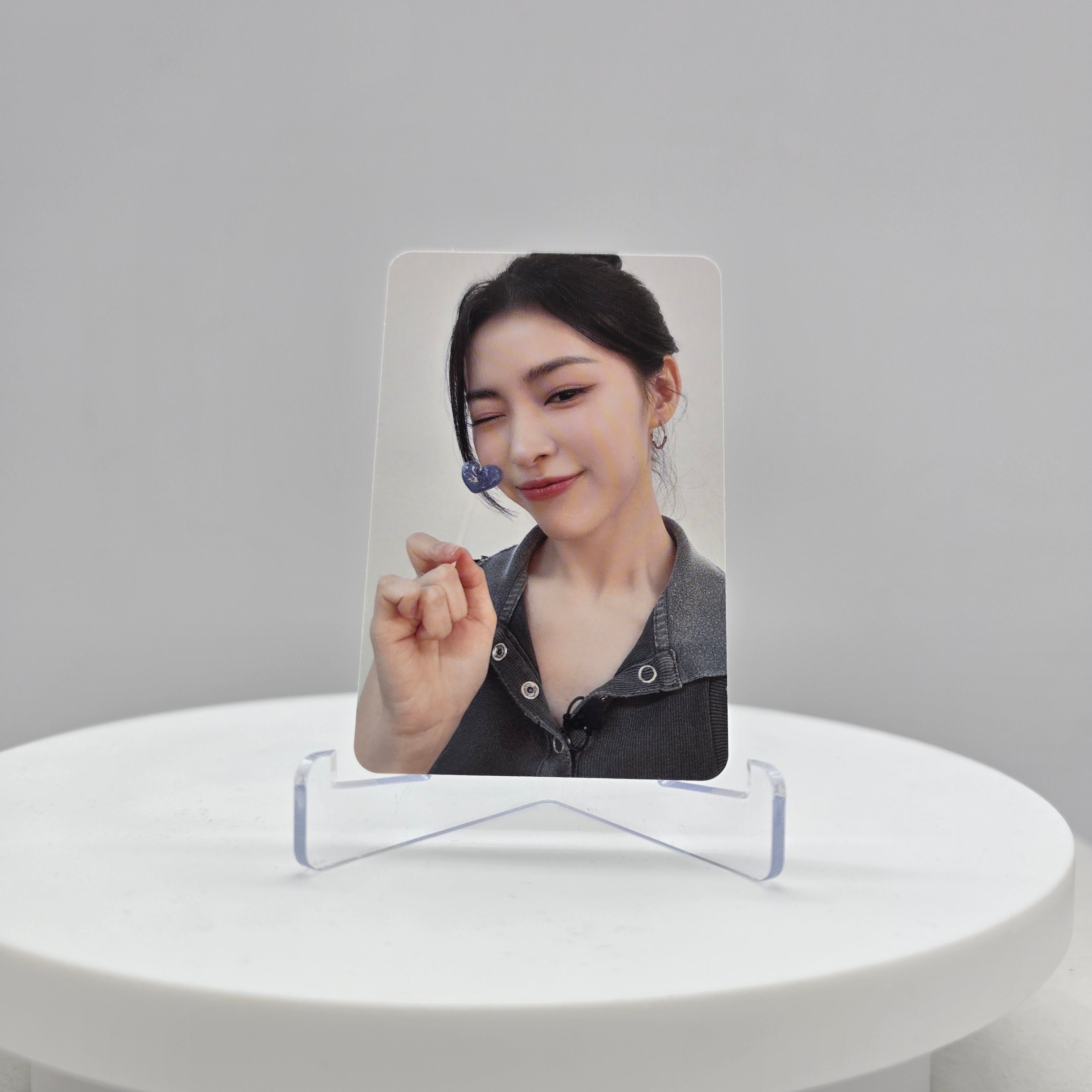 ITZY - GOLD - MAKESTAR POB PHOTOCARD